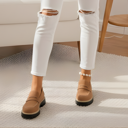 Mocassim com salto em bloco e plataforma de estabilidade para mulher