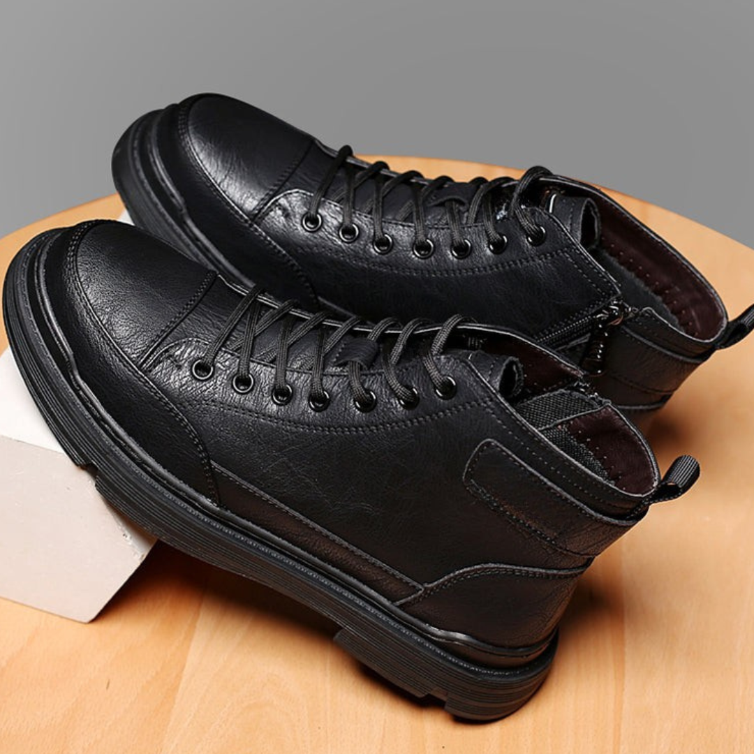 Botas de homem em pele com forro de lã