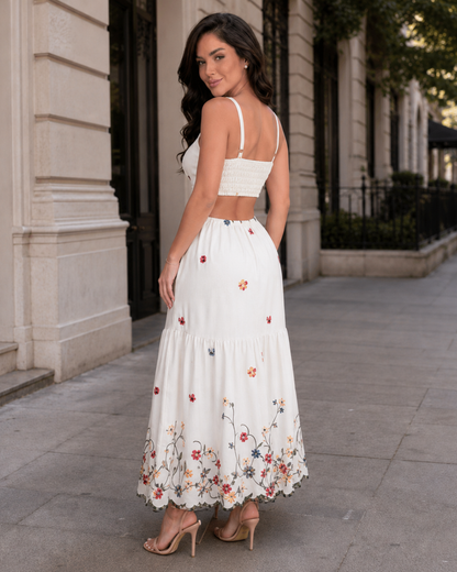 Vestido comprido floral em linho com costas elásticas