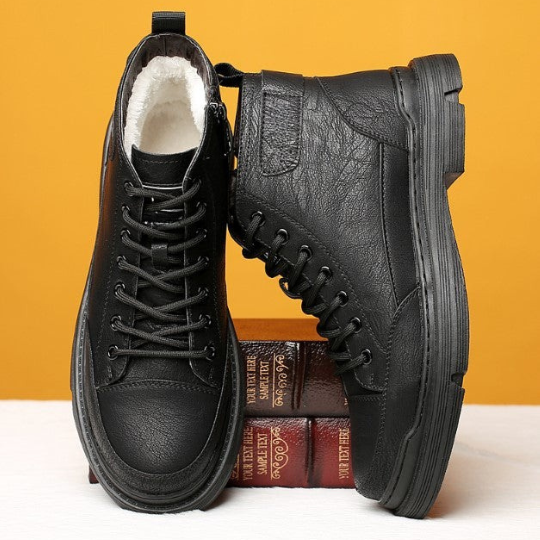 Botas de homem em pele com forro de lã