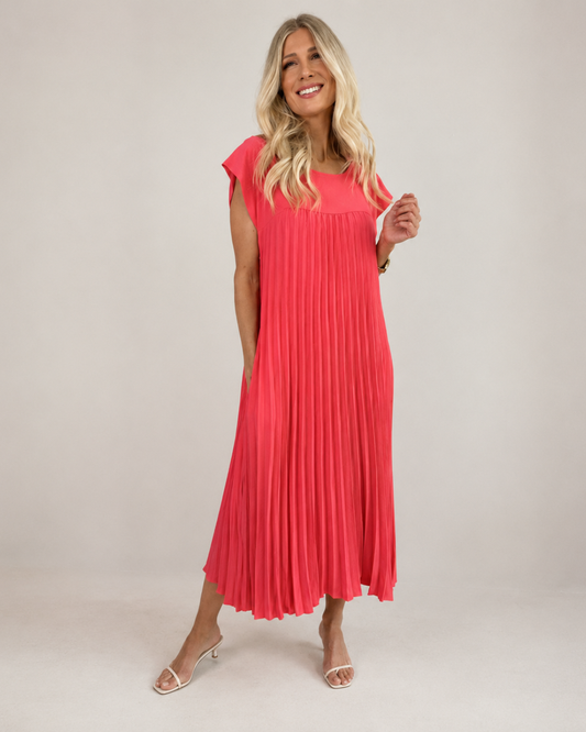 Vestido comprido plissado com mangas franzidas