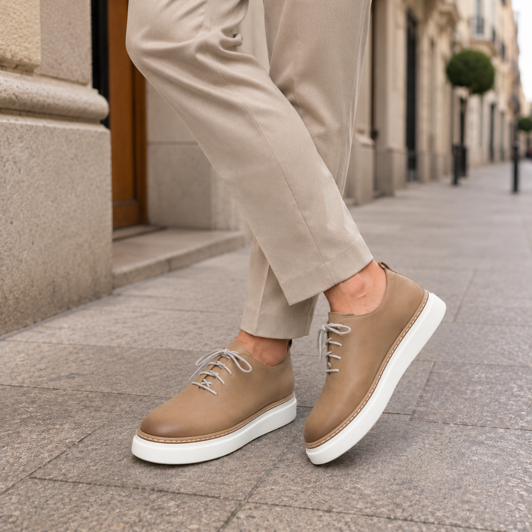 Sapatos Casuais com Cordões e Sola Elevada