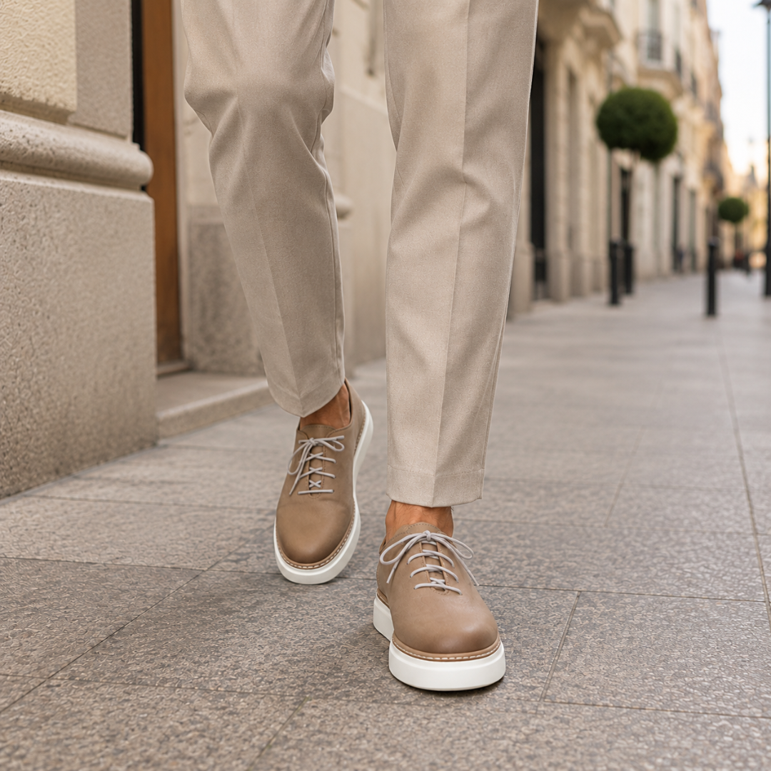 Sapatos Casuais com Cordões e Sola Elevada