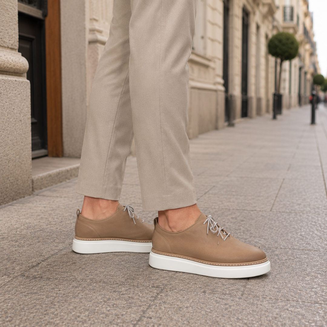 Sapatos Casuais com Cordões e Sola Elevada