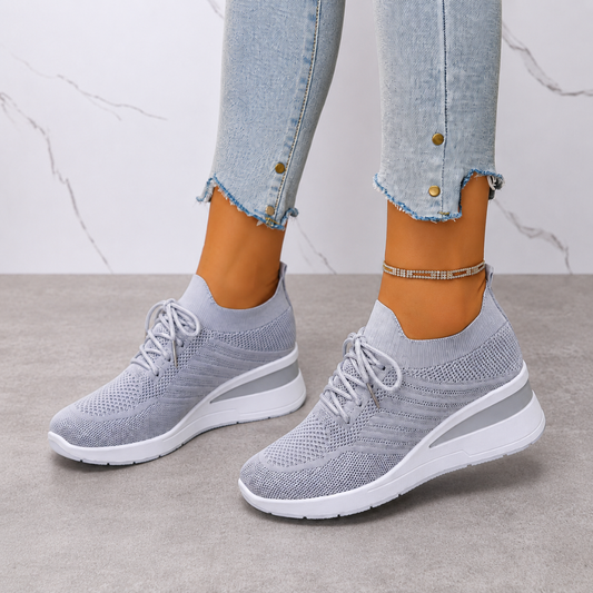 Sapatilhas Casuais com Detalhes em Renda